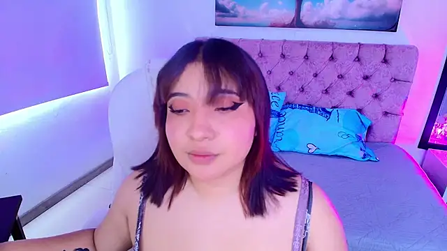 Emma monserrat online show from September 25, 2025, 7:53 pm