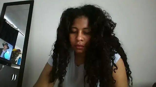 Ivon-09 online show from October 10, 2025, 7:47 pm