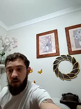 Snapshot of jorgeeetee18 chatting on April 1, 2026, 7:44 pm jorgeeetee18 online show from April 1, 2026, 7:44 pm