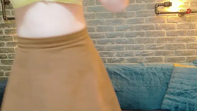 LisaCaprice online show from March 20, 2026, 5:08 am