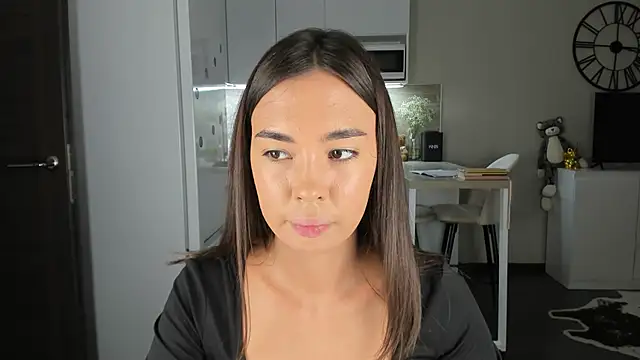 nilliluv online show from October 30, 2025, 5:54 pm