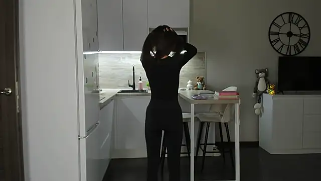 nilliluv online show from October 19, 2025, 3:48 pm