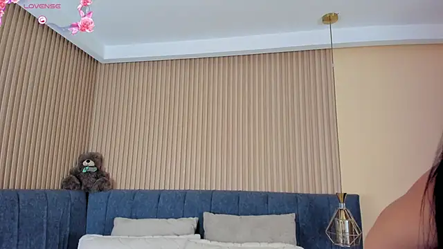 kathecute   online show from October 4, 2025, 1:40 am