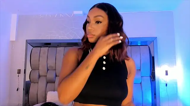 Snapshot of ChaynnaCooper chatting on March 14, 2025, 11:45 am ChaynnaCooper online show from March 14, 2025, 11:45 am