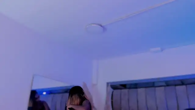 Snapshot of ChaynnaCooper chatting on October 22, 2025, 4:23 am ChaynnaCooper online show from October 22, 2025, 4:23 am