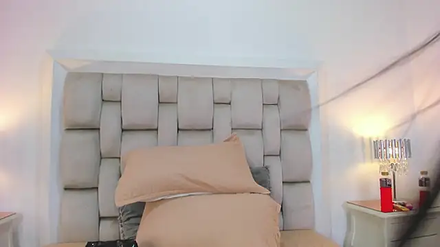 SamanthaFerrer   online show from February 18, 2026, 7:54 pm