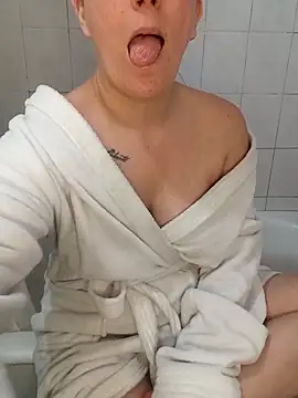 SofiEstevez online show from November 26, 2025, 11:54 am