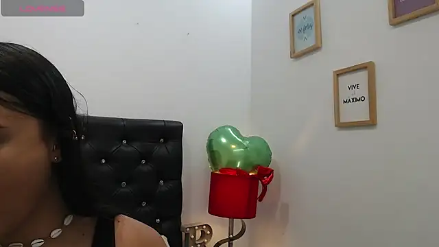  Jade 111 online show from February 20, 2025, 7:41 pm