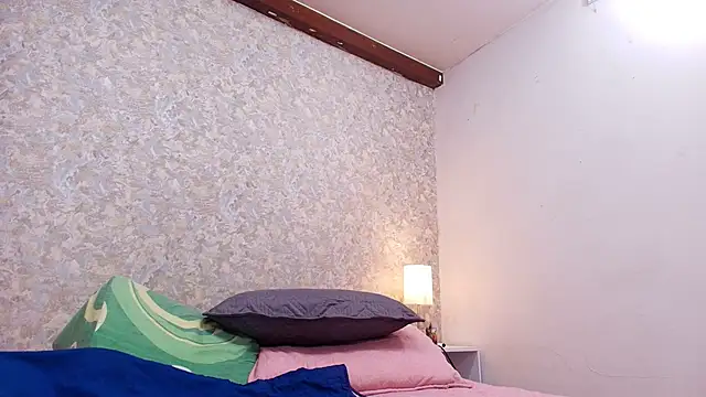 nicol f online show from October 7, 2025, 7:26 pm