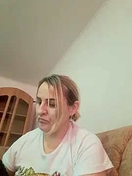 Malichkaanna30 online show from February 25, 2025, 1:21 pm