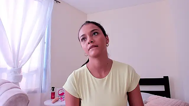 Snapshot of evely_coelloo chatting on January 7, 2025, 8:21 pm evely coelloo online show from January 7, 2025, 8:21 pm