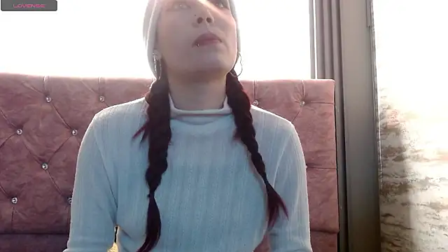 Snapshot of _yuyi chatting on February 6, 2026, 12:23 pm yuyi online show from February 6, 2026, 12:23 pm