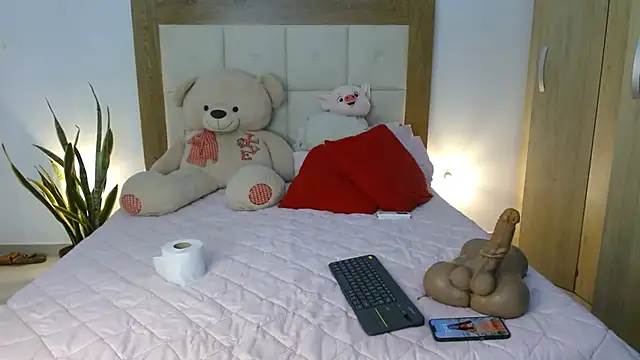 HELLEN SWEET6 online show from March 19, 2025, 12:59 am