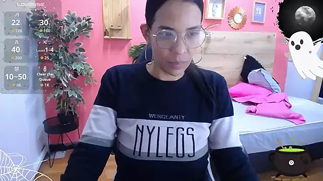 scarlet-foox online show from October 2, 2025, 12:08 pm