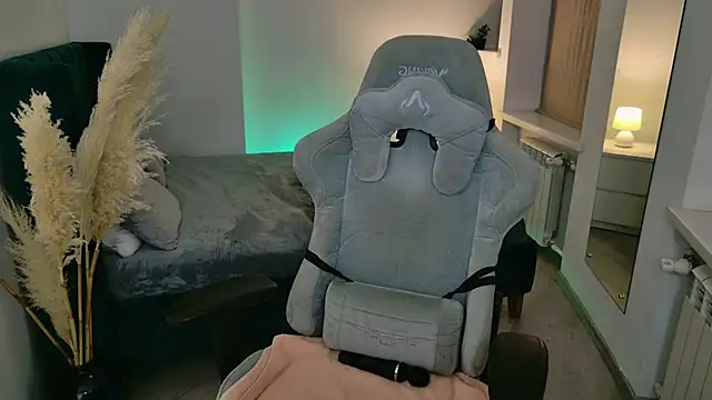 Love Call online show from September 21, 2025, 5:01 am