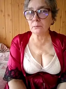 Snapshot of IrinaSweet54 chatting on October 16, 2025, 6:43 am IrinaSweet54 online show from October 16, 2025, 6:43 am