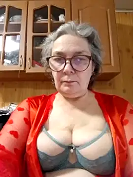 Snapshot of IrinaSweet54 chatting on May 13, 2026, 7:15 am IrinaSweet54 online show from May 13, 2026, 7:15 am