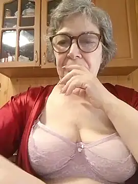 Snapshot of IrinaSweet54 chatting on March 3, 2026, 8:10 am IrinaSweet54 online show from March 3, 2026, 8:10 am