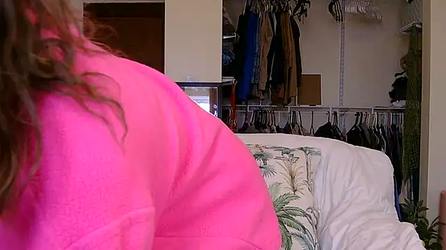 Sexyhottpunani online show from April 17, 2026, 1:03 pm