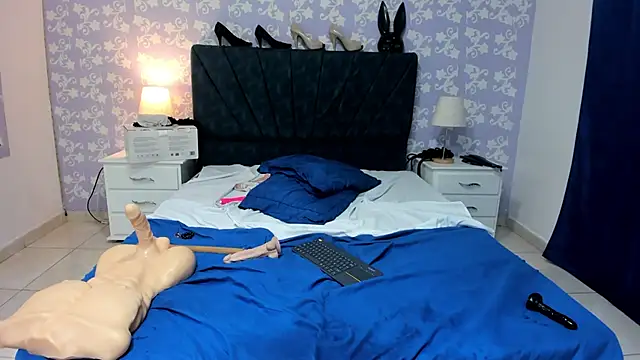 Snapshot of BritneySweet_ chatting on February 9, 2025, 12:17 am BritneySweet online show from February 9, 2025, 12:17 am