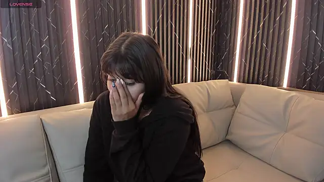 BritneySweet  online show from April 19, 2026, 2:56 am