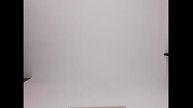 YourSuperModel online show from April 19, 2026, 8:04 am