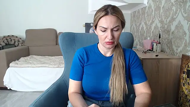 Mallinia online show from January 10, 2026, 11:38 am