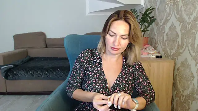 Mallinia online show from October 13, 2025, 9:33 am