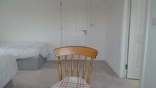 Mallinia online show from March 22, 2025, 5:20 pm