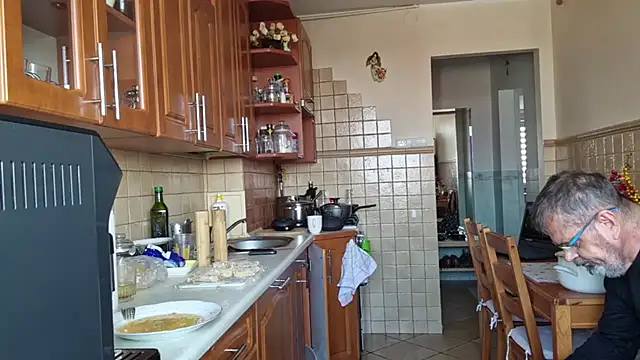 axecoman60 online show from March 7, 2025, 1:07 pm