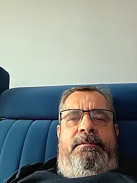 Snapshot of axecoman60 chatting on May 16, 2026, 6:45 am axecoman60 online show from May 16, 2026, 6:45 am