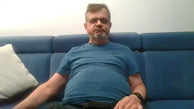 Snapshot of axecoman60 chatting on April 30, 2026, 7:10 pm axecoman60 online show from April 30, 2026, 7:10 pm