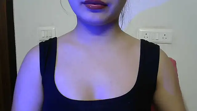 amrita2210 online show from February 21, 2026, 8:11 pm