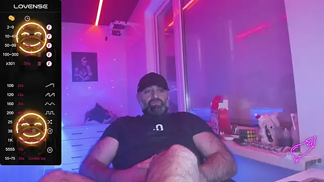 Snapshot of MAGABEAR077 chatting on January 10, 2026, 10:32 am MAGABEAR077 online show from January 10, 2026, 10:32 am