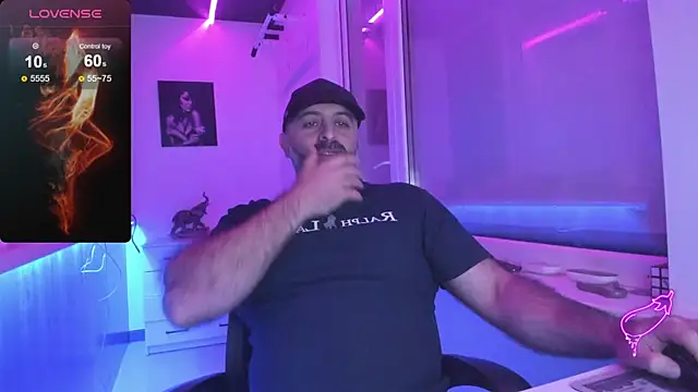 Snapshot of MAGABEAR077 chatting on December 2, 2025, 8:21 pm MAGABEAR077 online show from December 2, 2025, 8:21 pm