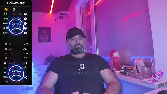 Snapshot of MAGABEAR077 chatting on January 11, 2026, 10:44 am MAGABEAR077 online show from January 11, 2026, 10:44 am