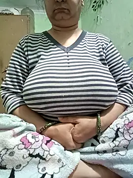 Snapshot of Kavya_kapoor chatting on February 7, 2026, 5:21 pm Kavya kapoor online show from February 7, 2026, 5:21 pm