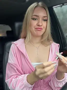 Snapshot of Devill_Angel_ chatting on November 6, 2025, 9:35 am Devill Angel online show from November 6, 2025, 9:35 am