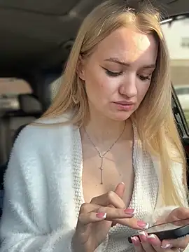 Snapshot of Devill_Angel_ chatting on October 18, 2025, 10:17 am Devill Angel online show from October 18, 2025, 10:17 am