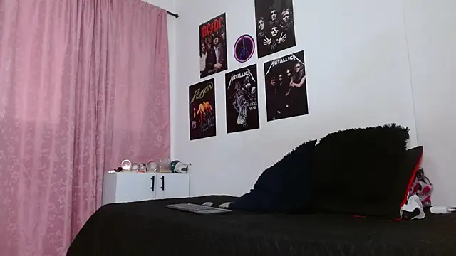 scarlett  morgan online show from October 11, 2025, 1:34 pm