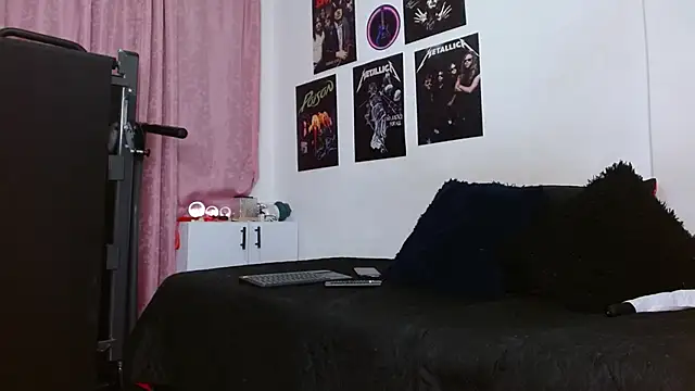 scarlett  morgan online show from September 13, 2025, 11:10 am