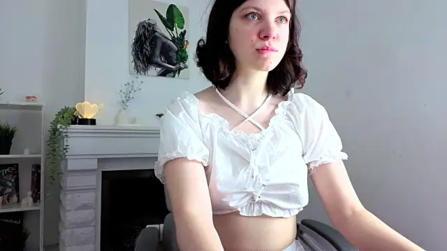 Snapshot of Baby_Evalena chatting on February 17, 2026, 5:16 am Baby Evalena online show from February 17, 2026, 5:16 am