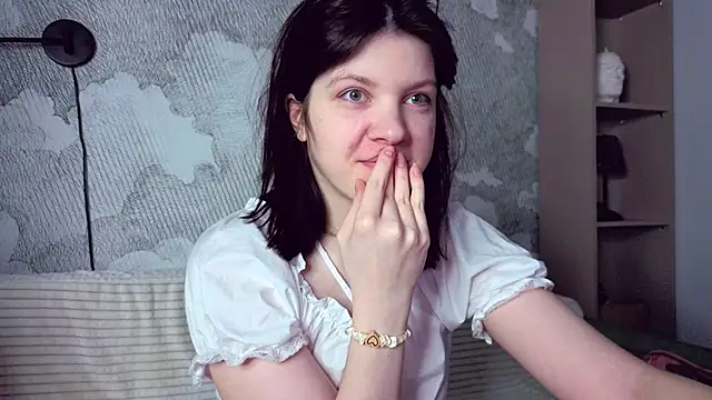 Baby Evalena online show from April 8, 2026, 4:58 am