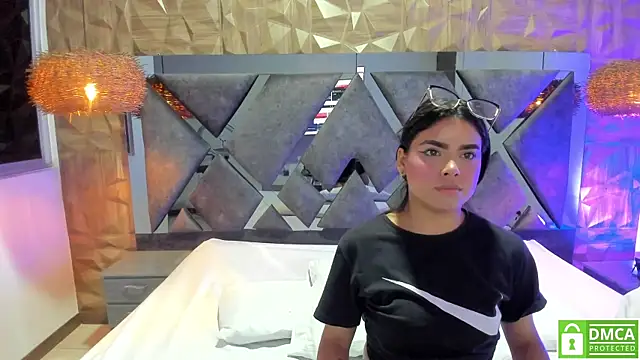 Snapshot of Rose_Evans__ chatting on November 12, 2025, 4:16 am Rose Evans online show from November 12, 2025, 4:16 am