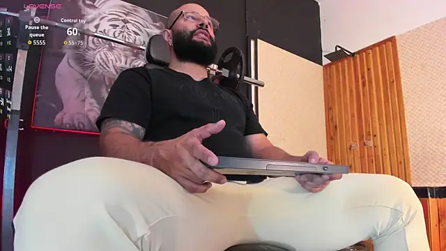 Luke  09 online show from April 24, 2026, 11:45 am