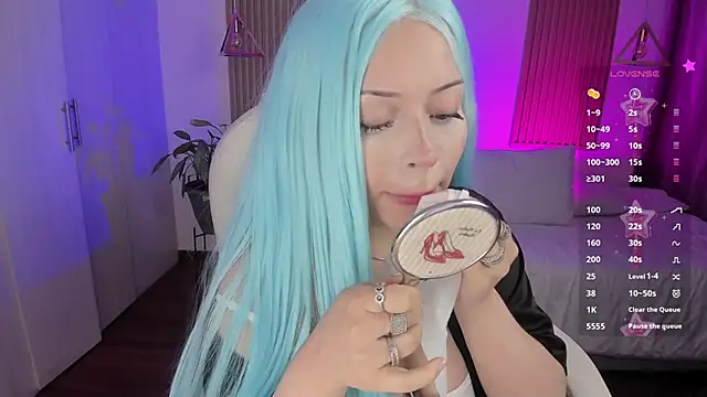 Kendall Bunnyy online show from November 21, 2025, 8:41 pm