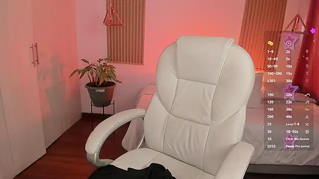 Kendall Bunnyy online show from December 15, 2025, 6:58 pm