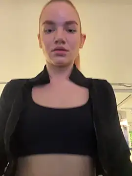 Heidi11 online show from February 12, 2025, 4:11 pm