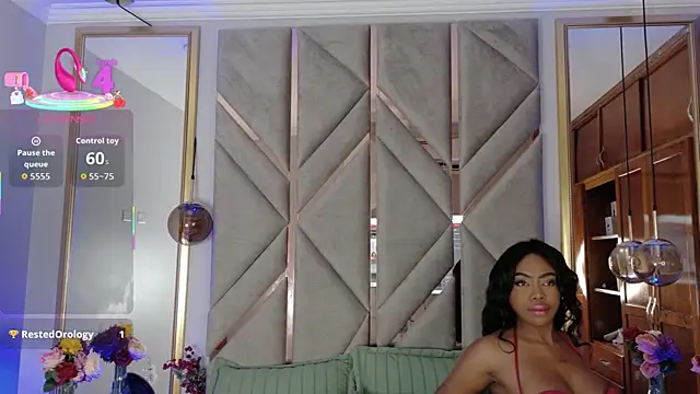 Lola King online show from November 11, 2025, 3:23 am