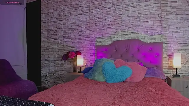 kitty queen10 online show from September 17, 2025, 4:14 am